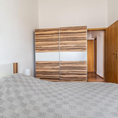 Apartments With A Swimming Pool Pula - 7356 Номер фото