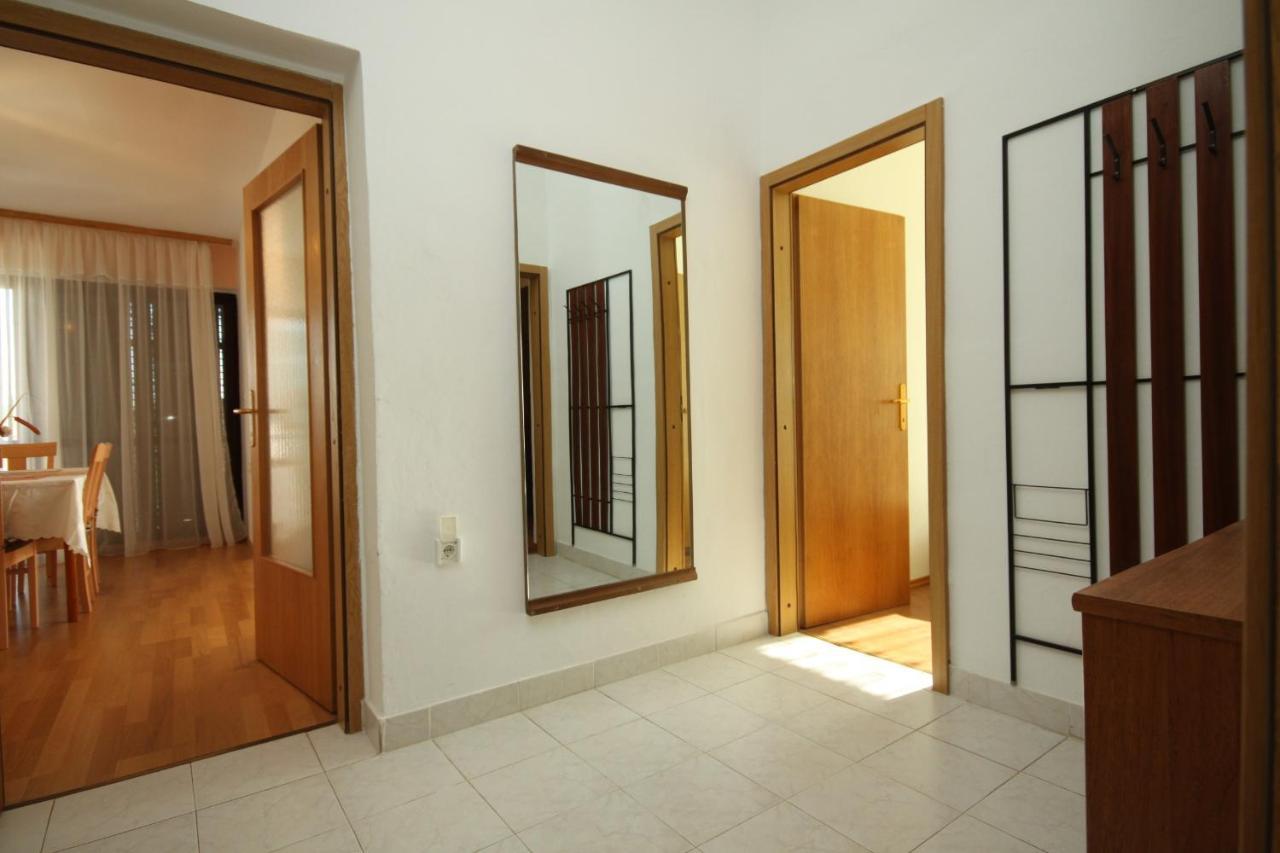 Apartments With A Swimming Pool Pula - 7356 Екстер'єр фото