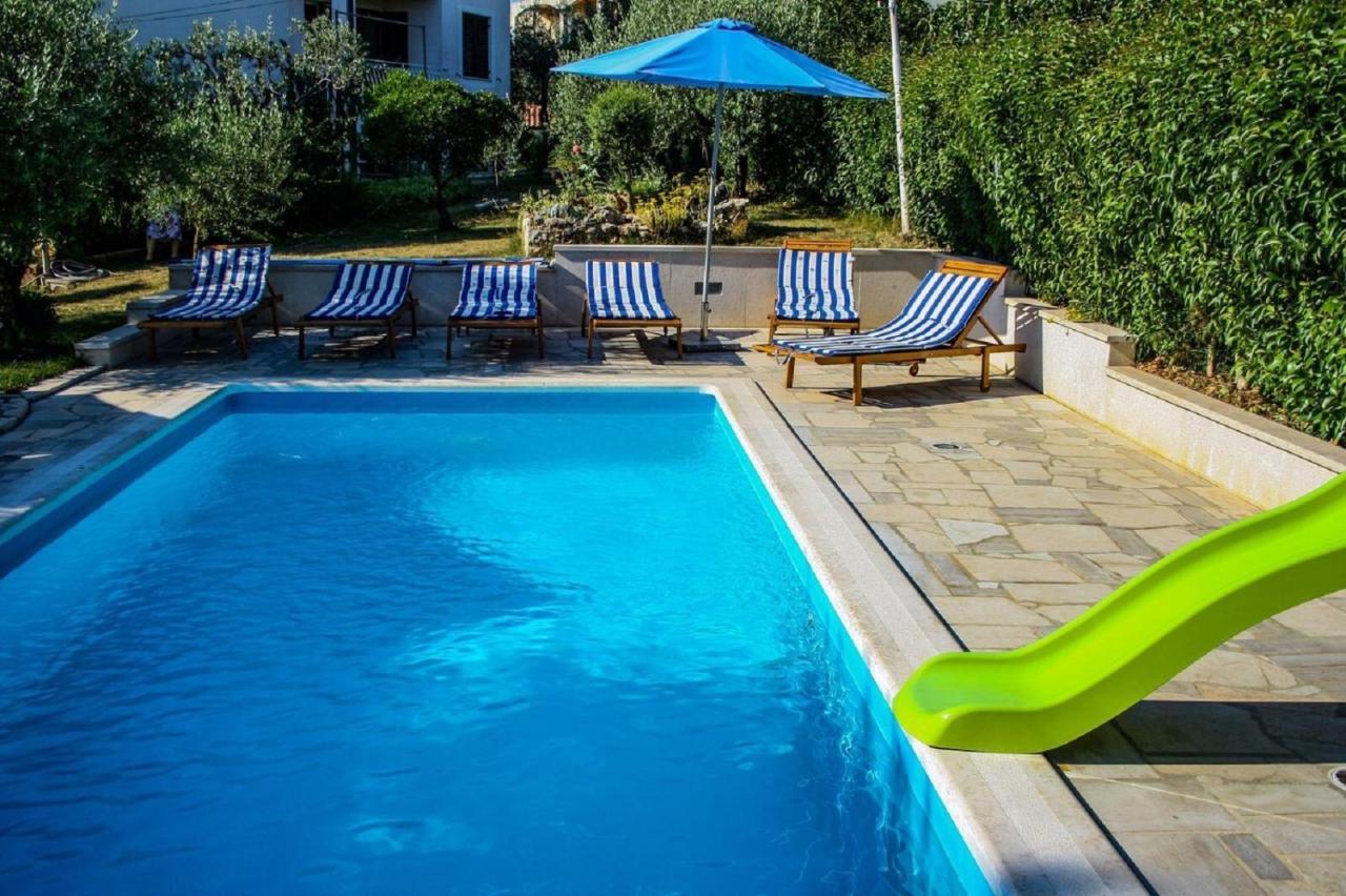 Apartments With A Swimming Pool Pula - 7356 Екстер'єр фото