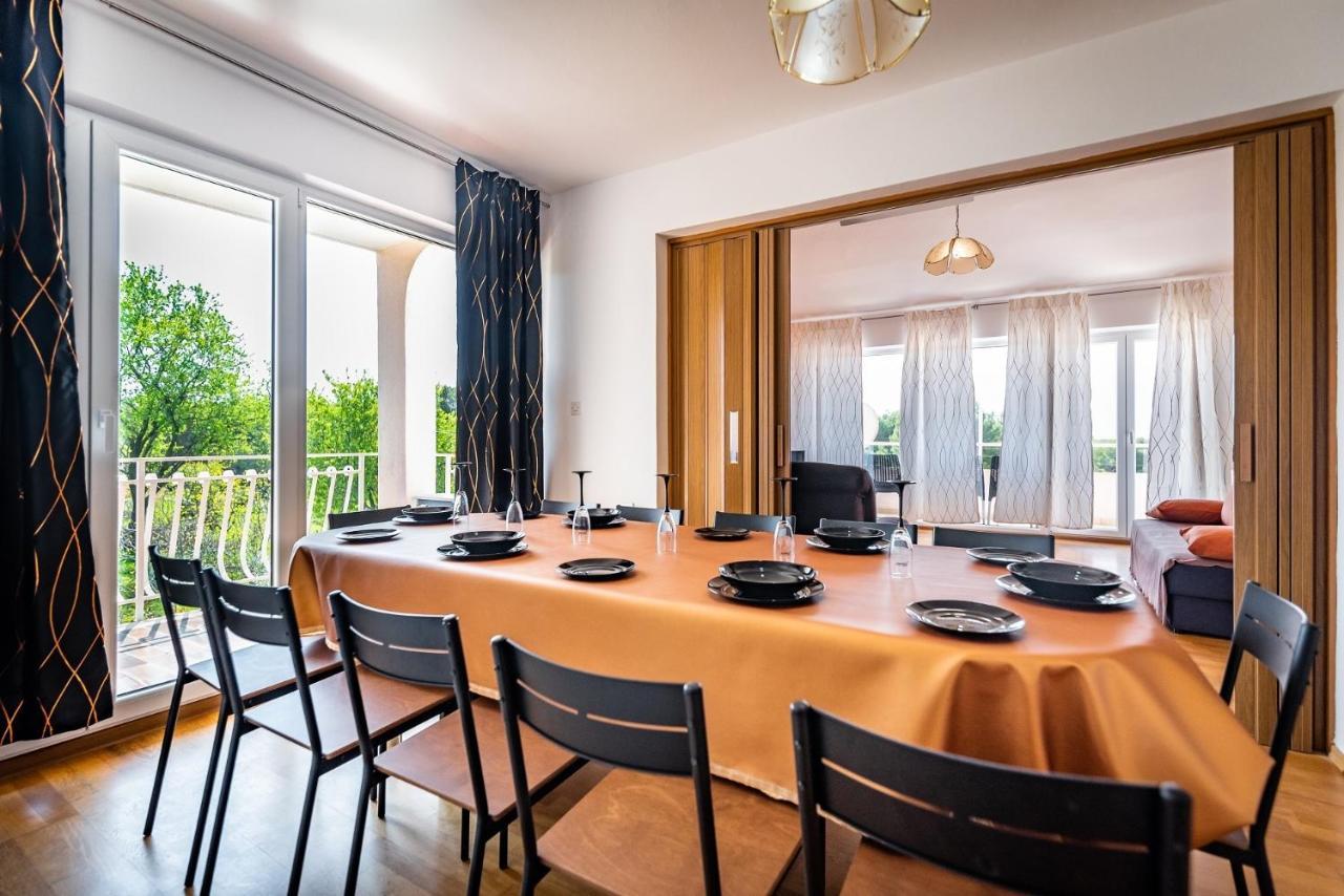 Apartments With A Swimming Pool Pula - 7356 Екстер'єр фото